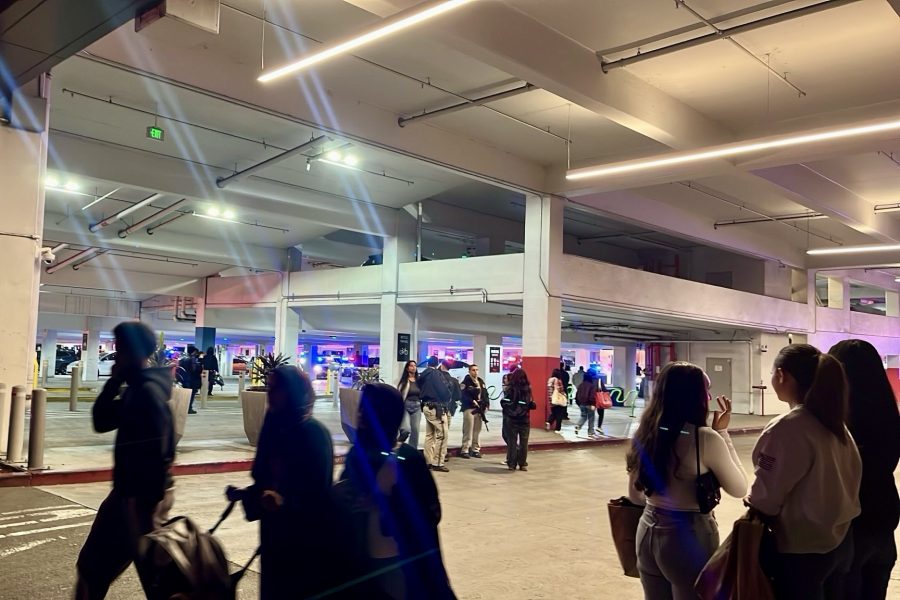 黑色星期五驚魂！Valley Fair 槍擊三傷　民眾尖叫狂奔