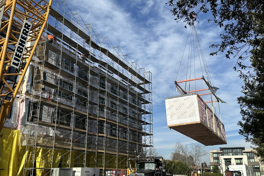 洛斯阿圖斯示範「飛送」模組住宅　加速可負擔住房建設