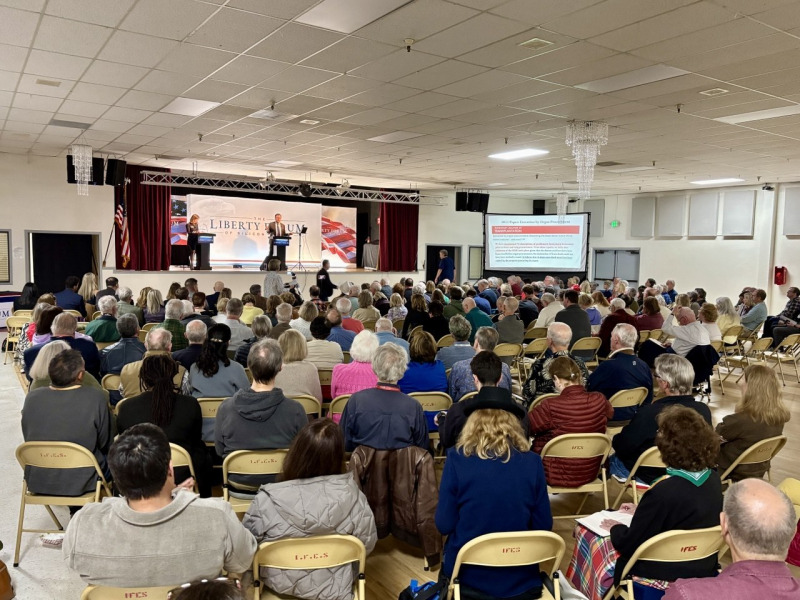 楊傑凱談新書《按需殺戮》       矽谷自由論壇座無虛席