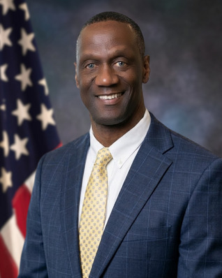 菲利蒙任命前奧克蘭警察局長Mitchell為新局長　3月9日履新